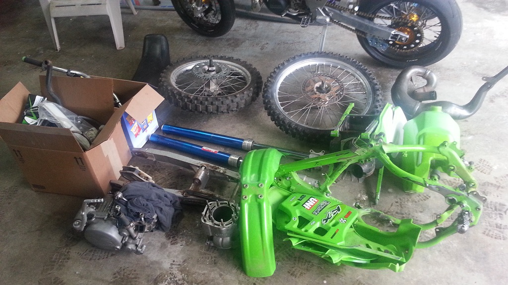 KX500 KAWASAKI 1991 PARTS FOR SALE.jpg