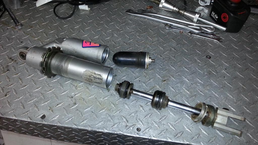 KX500 RACE TECH SHOCK REBUILD 3.JPG