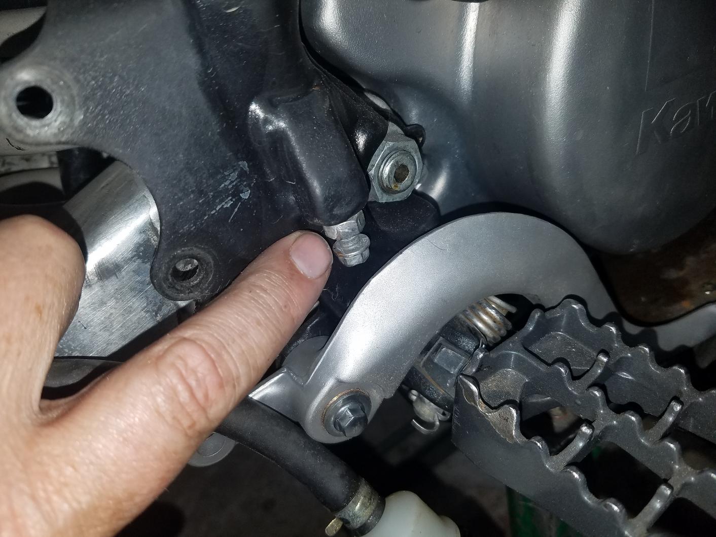 KXGURU.COM KX500 REAR BRAKE MOD 108.JPG