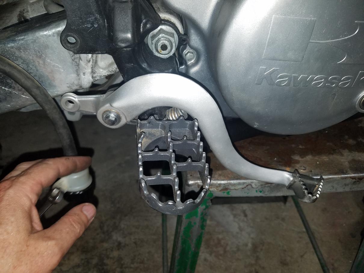 KXGURU.COM KX500 REAR BRAKE MOD 109.JPG