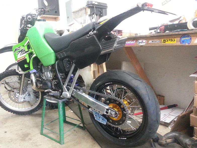 KX500 SUPERMOTO WARP 9 WHEEL AND TIRES 5.JPG