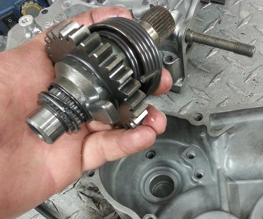 13066-1056 KICK LEVER SHAFT FITS 85-04 KX500-1.JPG