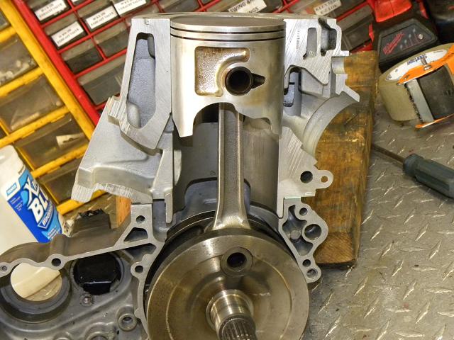KX500 ENGINE SECTION VIEW 8.JPG