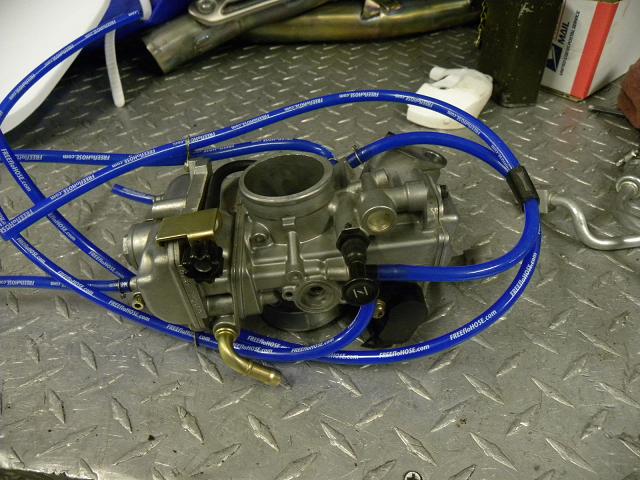 YZ450F YAMAHA 2003 CARBURETOR.JPG