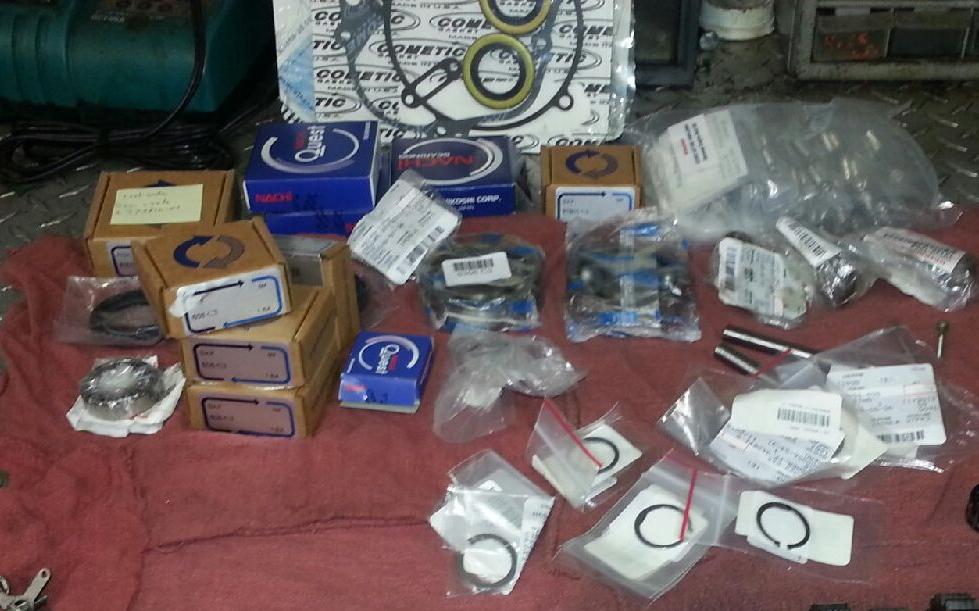 KX500 ORGANIZING THE PARTS.JPG