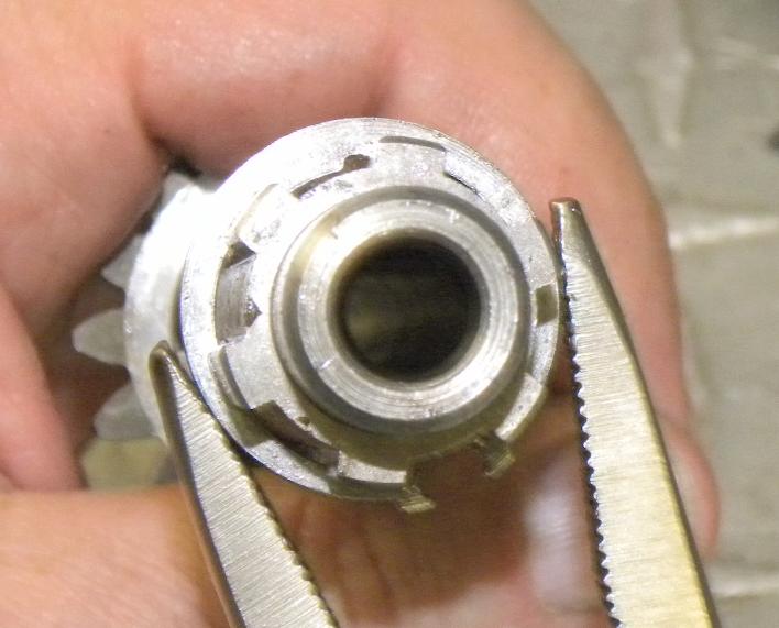 SNAP RING INSTALLATION MOTORRAD METHOD 5.JPG