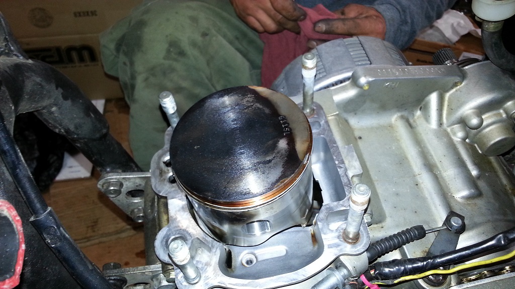 5-19-14 kx500 top end rebuild 1.jpg