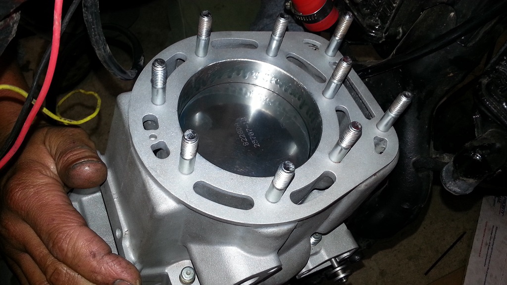 5-19-14 kx500 top end rebuild 9-1.jpg