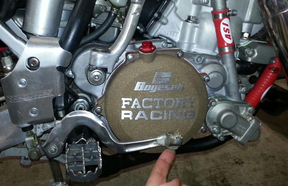 KX500 2 PIECE CLUTCH COVER BRAKE LEVER DEMO 1.JPG