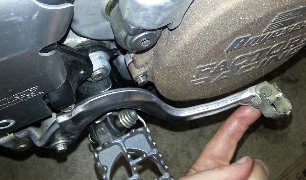 KX500 2 PIECE CLUTCH COVER BRAKE LEVER DEMO 2.JPG