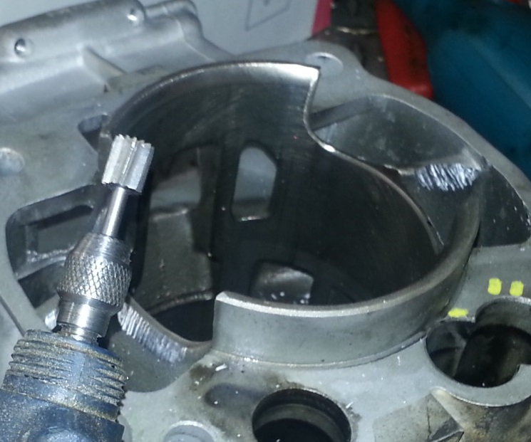 kx500 2001 cylinder clean up 4.jpg