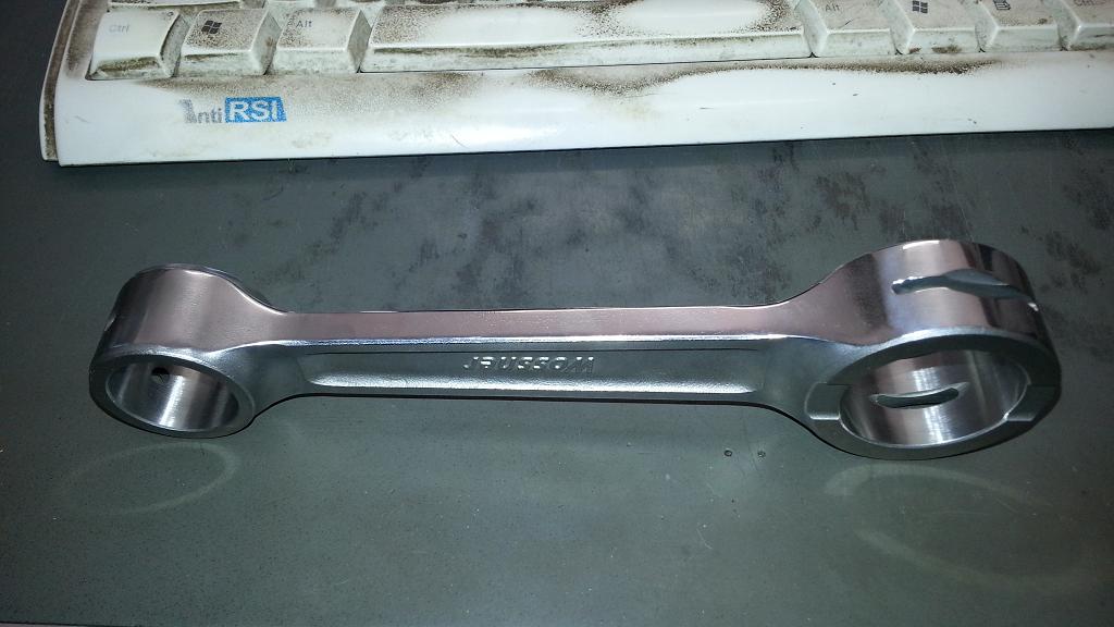 KX500 Wossner polished rod 1.JPG