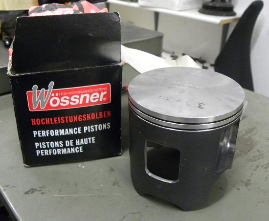 WOSSNER PISTON.JPG