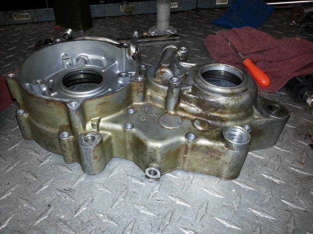 KX500 ENGINE CASE CLEAN UP 1001.JPG