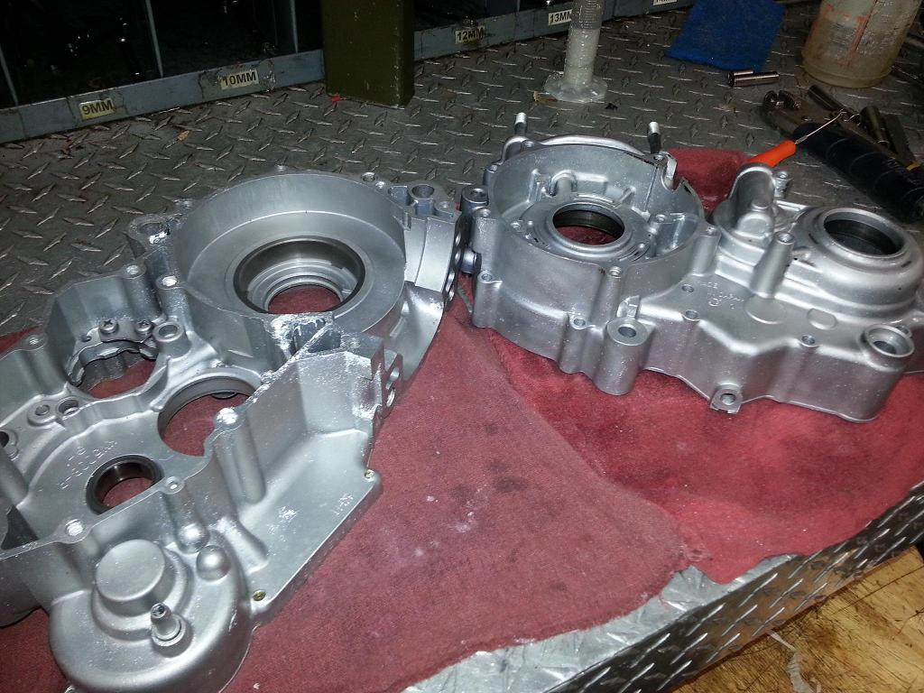 KX500 ENGINE CASE CLEAN UP 1003.JPG