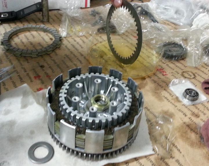 91 KX500 CLUTCH PRE OILING OEM-CYCLE.COM 127.JPG