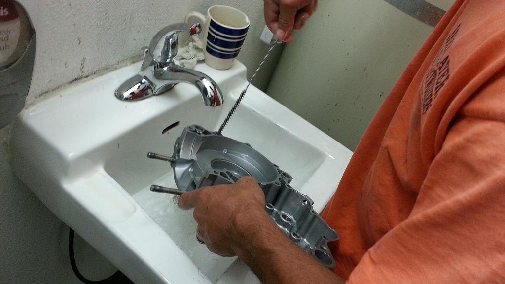 91 KX500 OEM-CYCLE.COM MORE CASE CLEANING 106.JPG