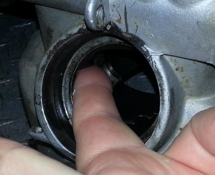 OEM-CYCLE.COM STICKY EXHAUST VALVE REMOVAL 103.JPG