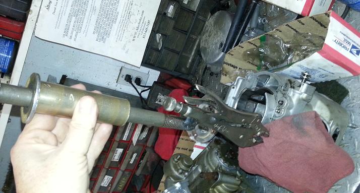 OEM-CYCLE.COM STICKY EXHAUST VALVE REMOVAL 106.JPG