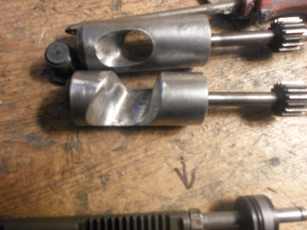 86-88 kx500 exhaust valves.jpg