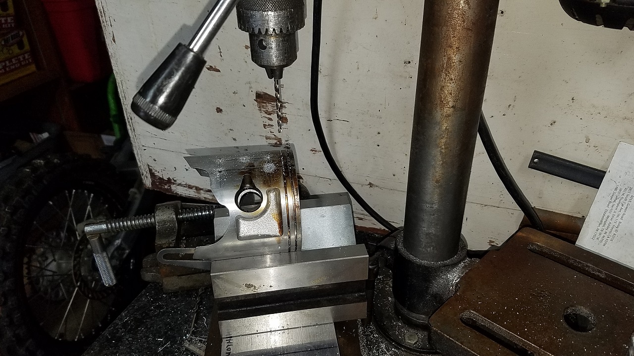 KX GURU RACING HOW TO ACCURATELY MARK YOUR PISTON OILING HOLE LOCATIONS 117.jpg